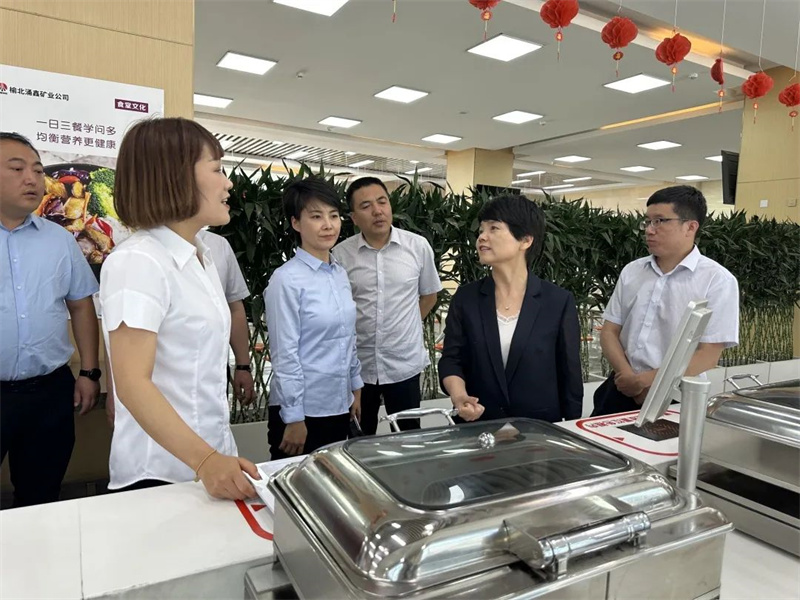 公司黨委副書記、工會主席張瀅到涌鑫公司開展調研（2）.jpg
